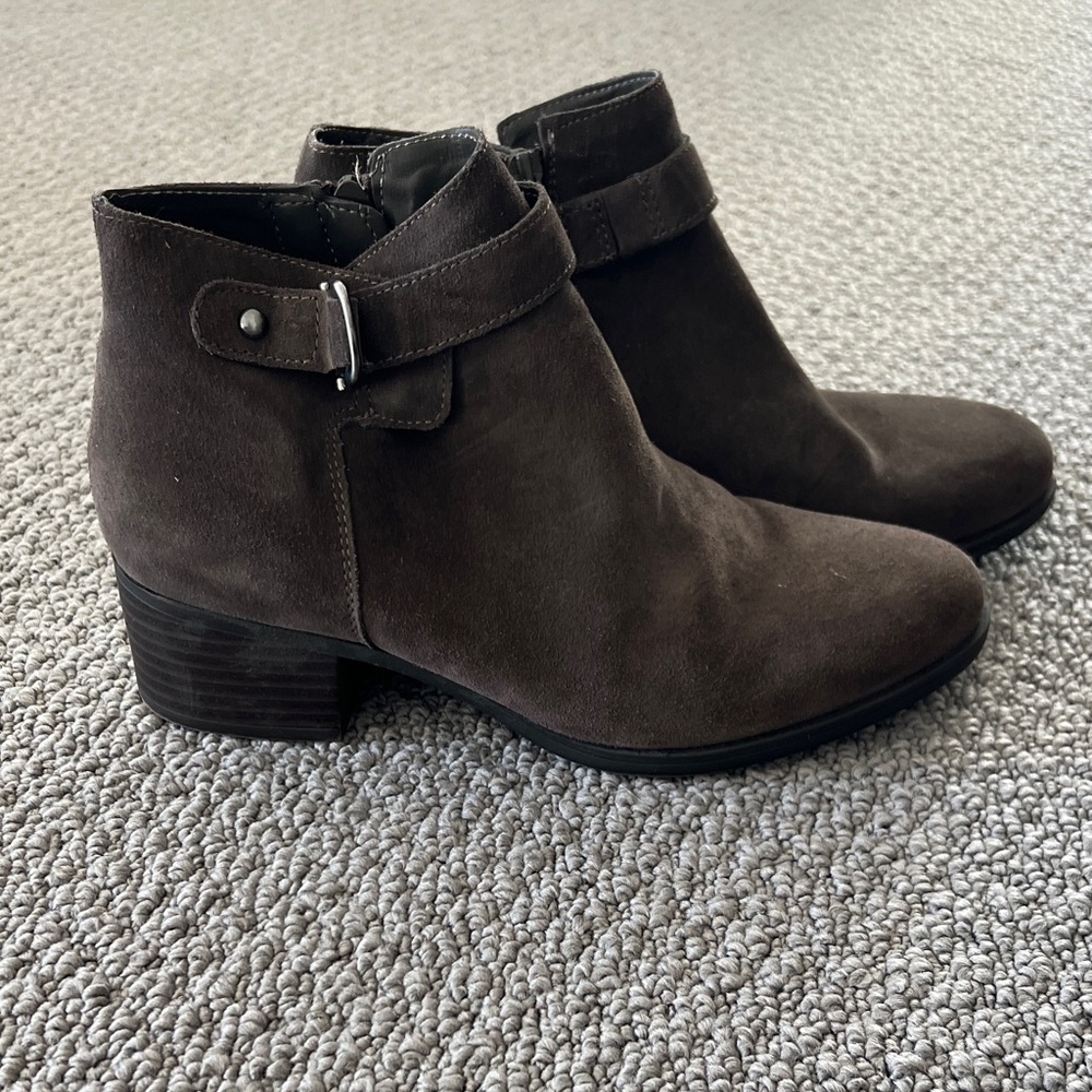 Naturalizer Dark Brown Suede Ankle Booties chocolate truffle brown